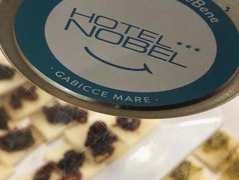 Hotel Nobel ガビッチェ・マーレ エクステリア 写真