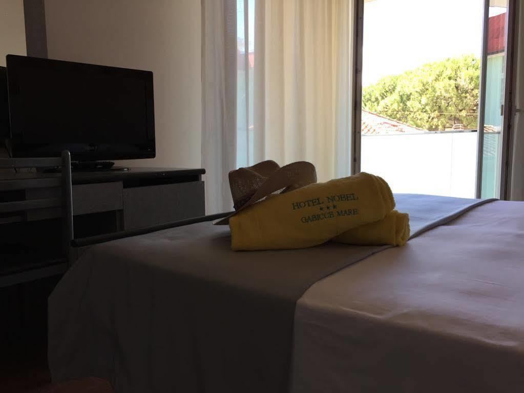 Hotel Nobel ガビッチェ・マーレ エクステリア 写真
